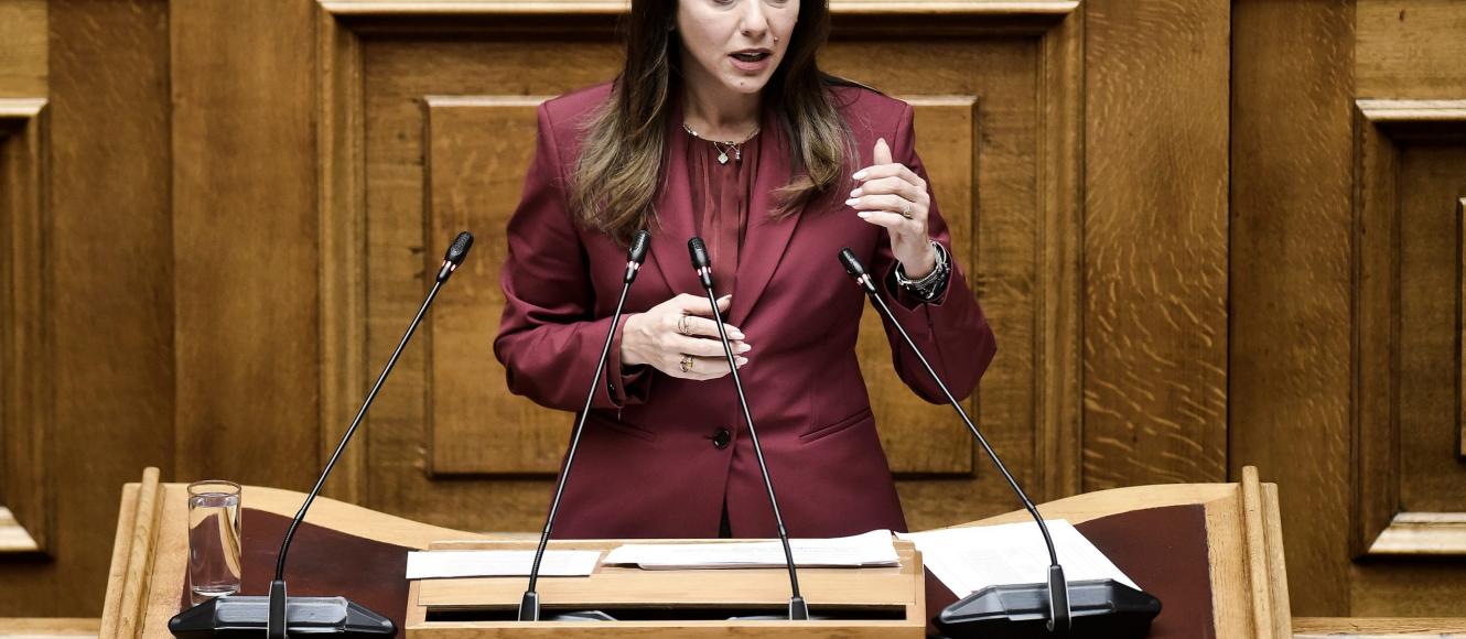 Η Υπουργός Παιδείας, Σοφία Ζαχαράκη στη Βουλή