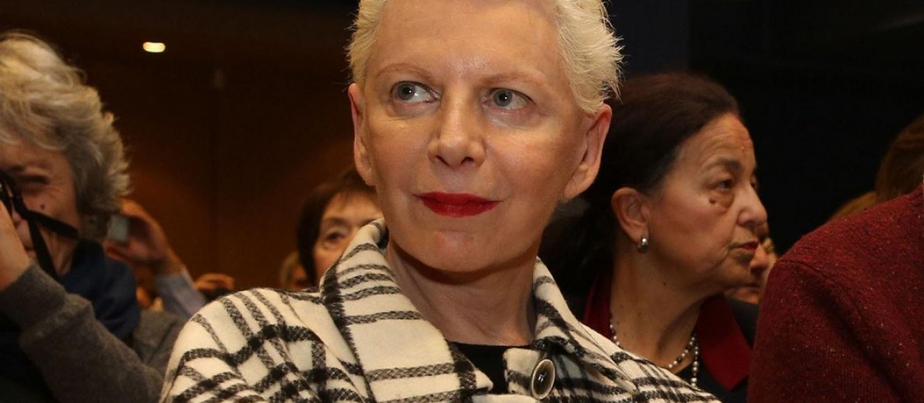 H Elena Akrita Apanta Me Ntokoymenta Gia Th Synta3h Toy Patera Ths Alfavita