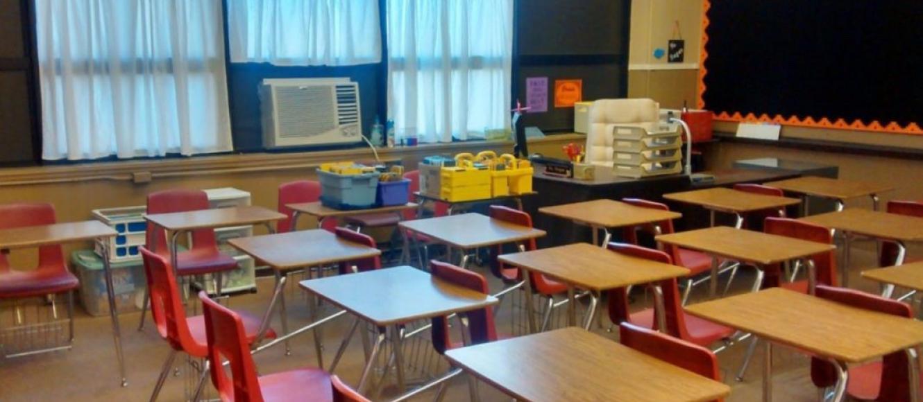 εκπαιδευτικός, σχολική τάξη, μαθήματα