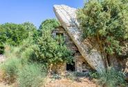 Πέτρινα σπίτια στην Ικαρία