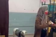 Πήγε να ψηφίσει με το αρνί της στην Τουρκία
