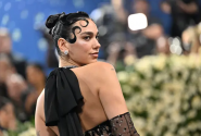 Η Dua Lipa