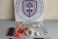 Σύλληψη της ΕΛΑΣ με ναρκωτικά