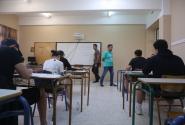 μαθητές που δίνουν πανελλήνιες