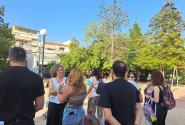 Γονείς, εκπαιδευτικοί και μαθητές σχολείων του Ηρακλείου, την Παρασκευή 13/6/2025 το απόγευμα, συναντήθηκαν στο πάρκο της οδού Καζαντζάκη (δίπλα στο 7ο Δημοτικό)