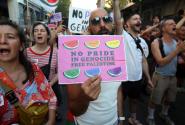 Pride ταμπέλα για τη Γάζα