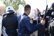ένταση έξω από το Αττικόν
