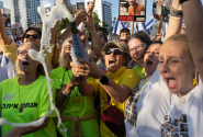 Γάζα: Ελεύθεροι και οι 20 Ισραηλινοί όμηροι – Ο IDF ρίχνει πλαστικές σφαίρες σε Παλαιστίνιους (LIVE)