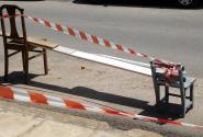 Καρέκλες σε θέση πάρκινγκ 