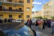 Συγκέντρωση εκπαιδευτικών και γονέων στην Κέρκυρα κατά την επίσκεψη της Υπουργού Παιδείας Σοφίας Ζαχαράκη