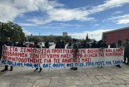 Φοιτητές του ΑΠΘ με πανό ενάντια στις διαγραφές