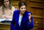Η Υπουργός Παιδείας, Σοφία Ζαχαράκη στη Βουλή
