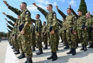 Στρατιώτες ορκίζονται στον στρατό