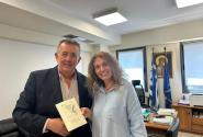 Συνάντηση με τον Διευθυντή Δευτεροβάθμιας Εκπαίδευσης Ανατολικής Αττικής – Παρουσίαση του βιβλίου «Γράμματα χωρίς ηλικία»