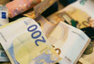 Εθνικό Μητρώο Παροχών: Τι αλλάζει σε 27 επιδόματα και ποιοι «κόφτες» έρχονται