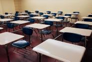 classroom_aithousa_thrania_desks.jpg