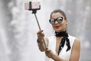selfie_stick.jpg