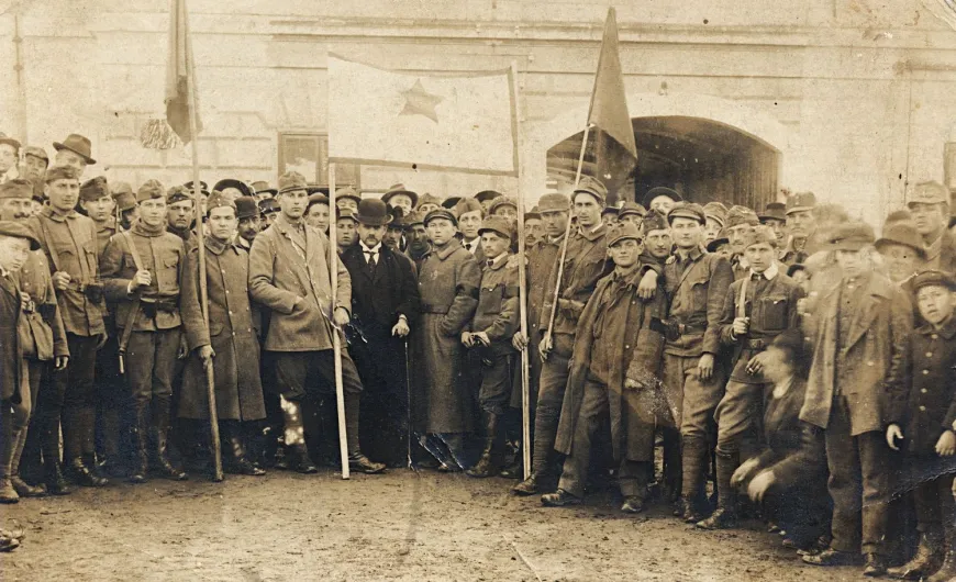 Hungarian_Soviet_Republic,_Red_Star,_tableau