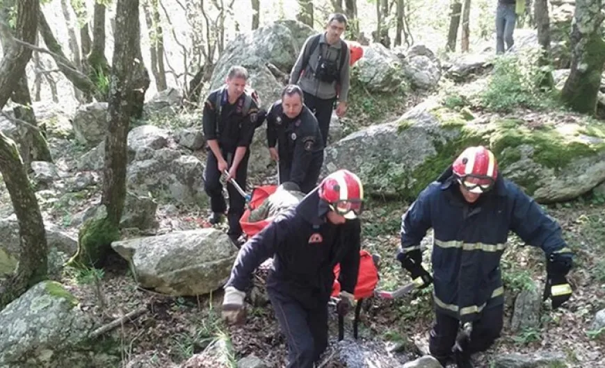 Τέσσερις άνθρωποι ανασύρθηκαν νεκροί τα ξημερώματα από σπήλαιο στην περιοχή Καρμπουνάρι Λουτρακίου