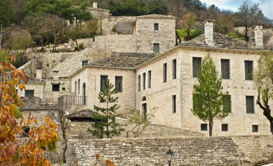 Πώς κτίστηκαν τα σχολεία στο Ζαγόρι πριν 100 χρόνια