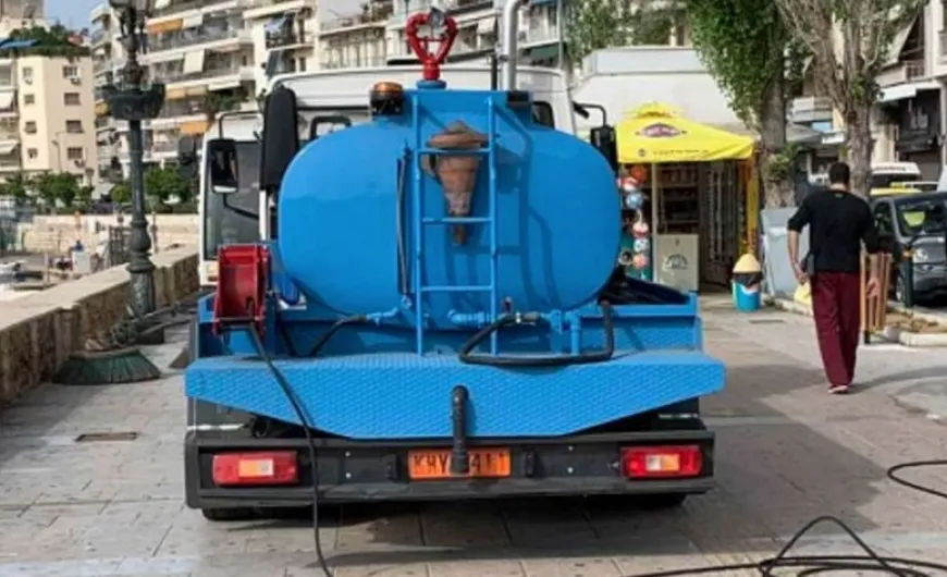 Με υδροφόρες συνδράμει ο Δήμος Πειραιά στις προσπάθειες της Πυροσβεστικής για την κατάσβεση των πυρκαγιών.