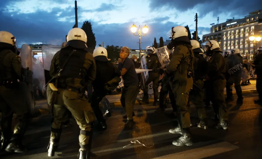 ximika ekpaideutikoi syntagma