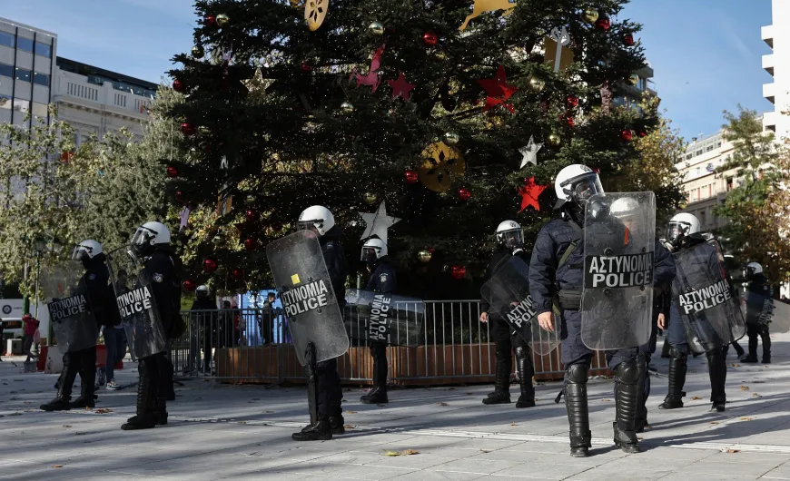 Χριστουγεννιάτικο δέντρο στο Σύνταγμα