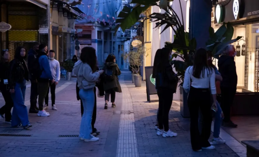 κόσμος ουρές πανδημία κορονοϊός