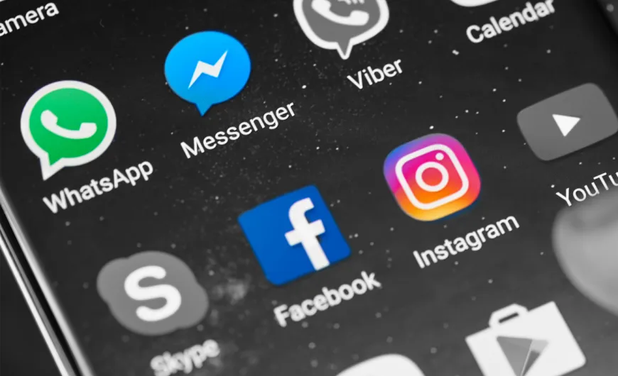 Instagram WhatsApp Facebook Messenger