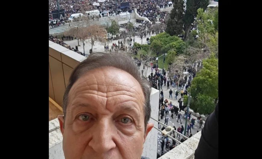 Μπιμπίλας στο Σύνταγμα