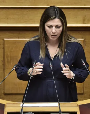 Η Υπουργός Παιδείας, Σοφία Ζαχαράκη στη Βουλή 