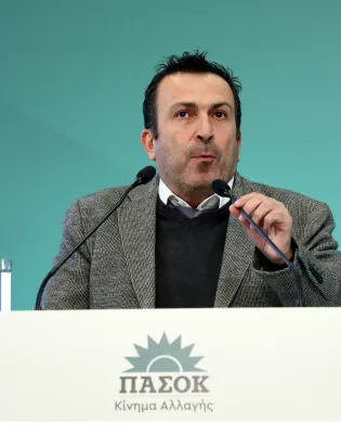 Στέφανος Παραστατίδης