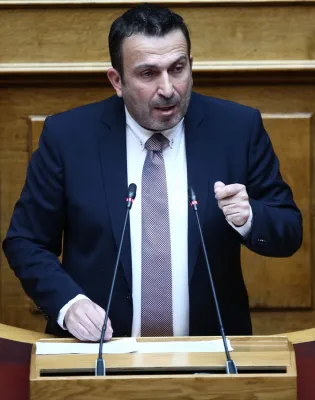 Στέφανος Παραστατίδης