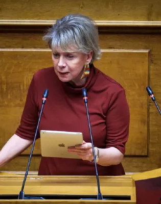 Έλενα Ακρίτα