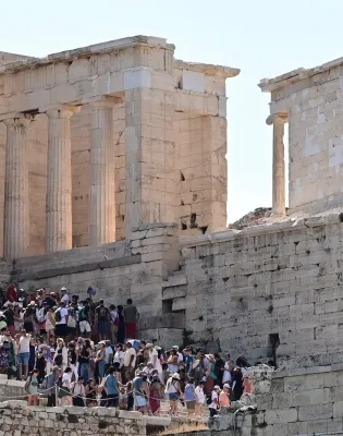 Ο βράχος της Ακρόπολης υπό την εποπτεία του υπουργείου Πολιτισμού όπου θα γίνουν προσλήψεις μέσω ΑΣΕΠ