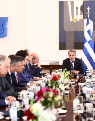 Ο Κυριάκος Μητσοτάκης στο υπουργικό συμβούλιο
