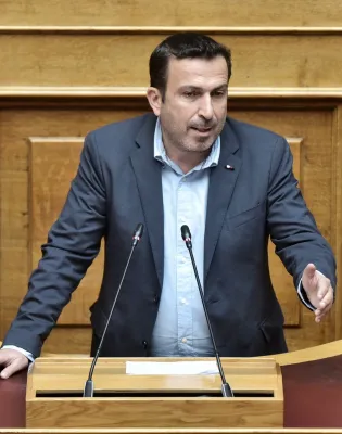 Στέφανος Παραστατίδης