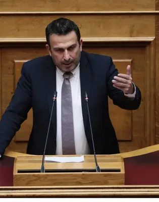 Στέφανος Παραστατίδης