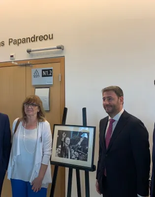 Νίκος Ανδρουλάκης: Ο Ανδρέας Παπανδρέου εμπνέει τους αγώνες της γενιάς μας