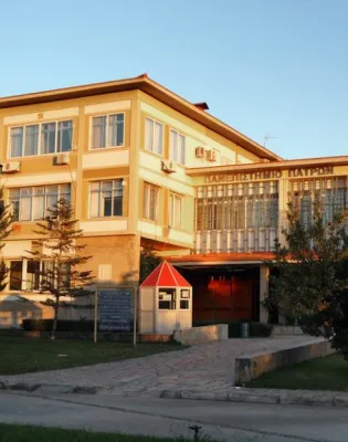 c_build_angle-768x576.jpg