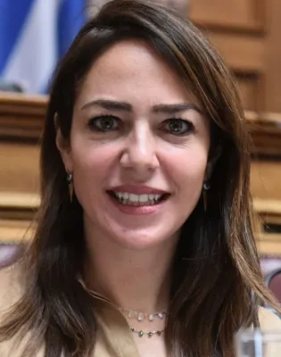 Η υπουργός Κοινωνικής Συνοχής και Οικογένειας Δόμνα Μιχαηλίδου