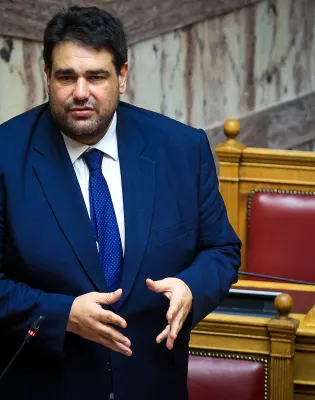 Ο Υπουργός Εσωτερικών Θεόδωρος Λιβάνιος στη Βουλή