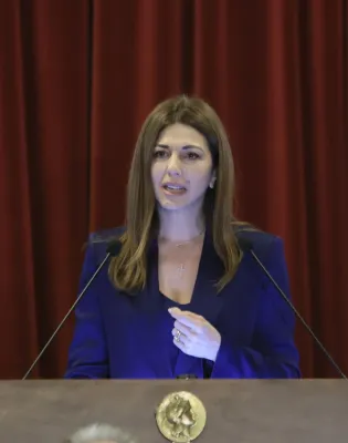 Η υπουργός Παιδείας, Σοφία Ζαχαράκη στην Ακαδημία Αθηνών
