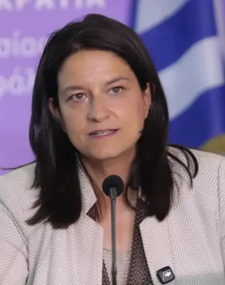 Η υπουργός Εργασίας Νίκη Κεραμέως