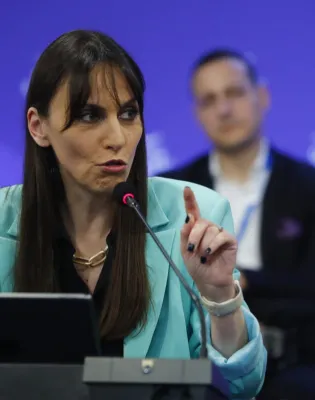 Η υφυπουργός Εσωτερικών, Βιβή Χαραλαμπογιάννη