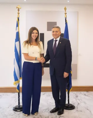 Η Σοφία Ζαχαράκη συναντήθηκε με τον Πρέσβη της Αιγύπτου, Omar Amer με αφορμή την ολοκλήρωση της θητείας του στην Ελλάδα