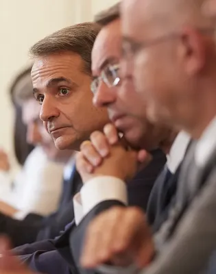 Ο πρωθυπουργός Κυριάκος Μητσοτάκης στο υπουργικό συμβούλιο