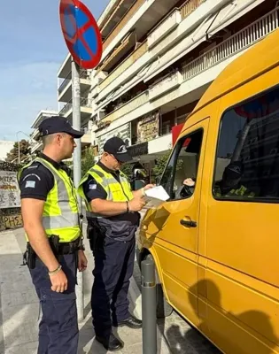 Έλεγχος της Αστυνομίας σε σχολικό λεωφορείο