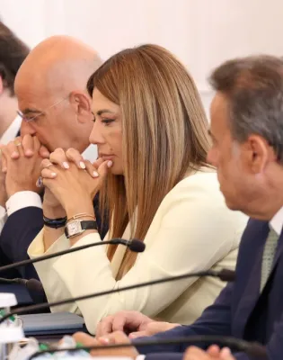 Η υπουργός Παιδείας Σοφία Ζαχαράκη στο Υπουργικό Συμβούλιο