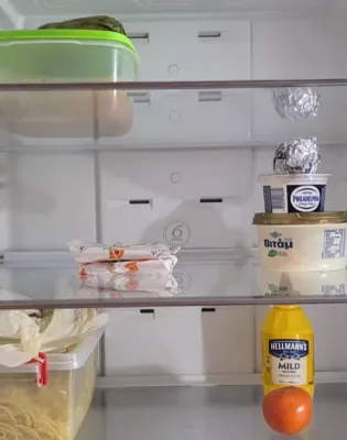 Άδειο ψυγείο